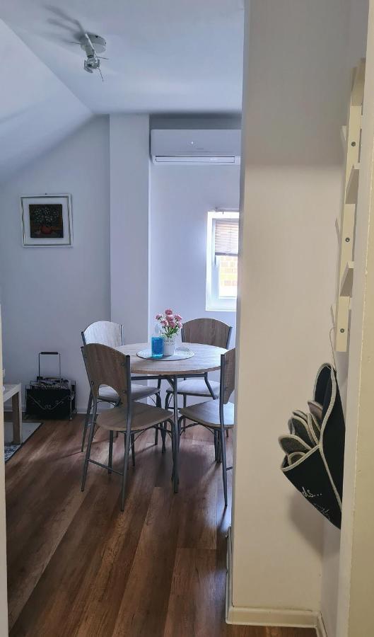 Apartman Lena Tusilovic Exteriör bild