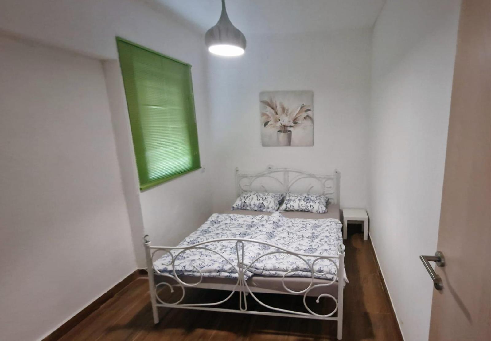 Apartman Lena Tusilovic Exteriör bild